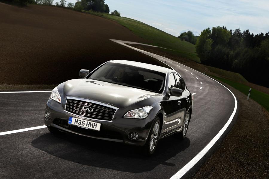 Infiniti M35h GT '2012